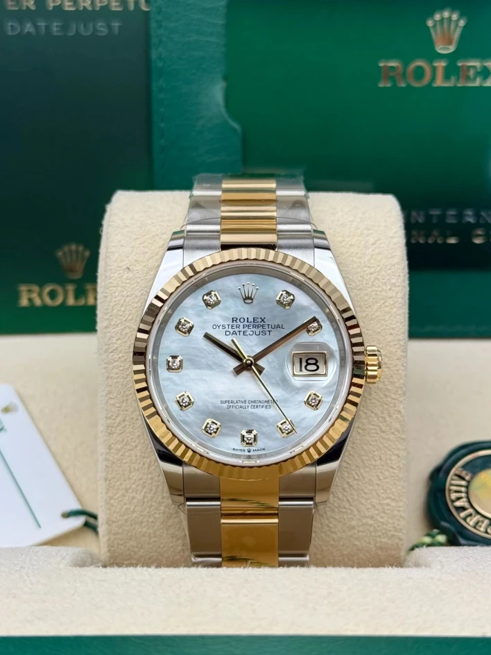 RLX Datejust 36mm 126233 MOP Diamond Dial Jubilee Two-Tone Bracelet Watch